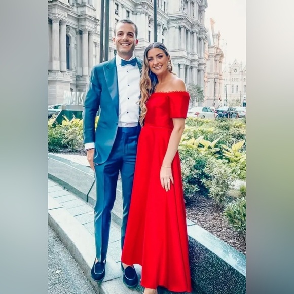 Monique Lhuillier Off Shoulder Red Mikado Gown size 2. - Picture 1 of 7